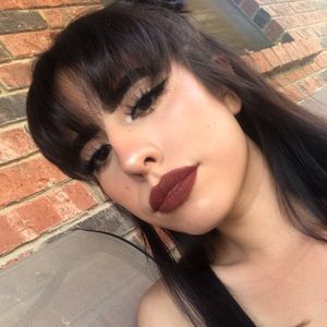 Meet your Posher, Clarissa